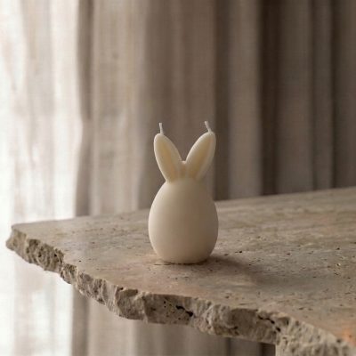Osterhase mit stehenden Ohren